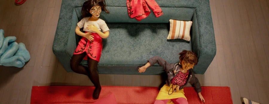 Женщины в подплечниках